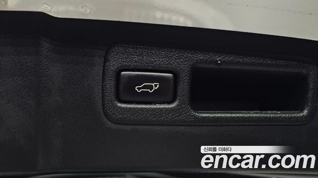Lexus NX300h Executive 2017 — фото 27