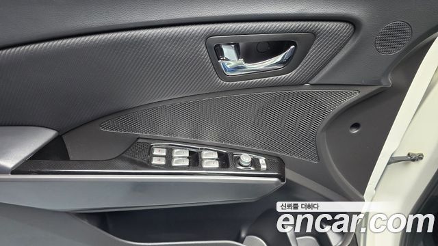 KG Mobility (SsangYong) Tivoli VX 2WD 2017 — фото 28
