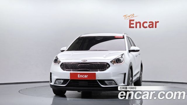 Kia Niro Noblesse 2017 — фото 3