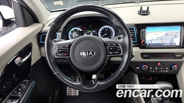 Kia Niro Noblesse 2017 — фото 13
