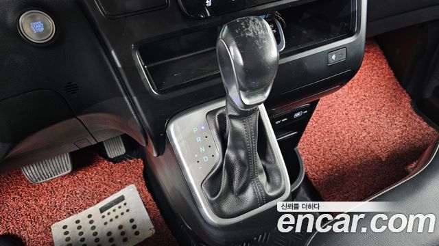 Hyundai Staria 4WD Tourer 11-Seater Modern 2022 — фото 9