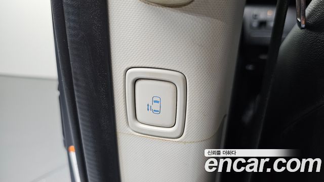 Hyundai Staria 4WD Tourer 11-Seater Modern 2022 — фото 16