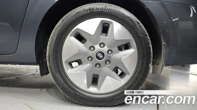 Hyundai Staria 4WD Tourer 11-Seater Modern 2022 — фото 21