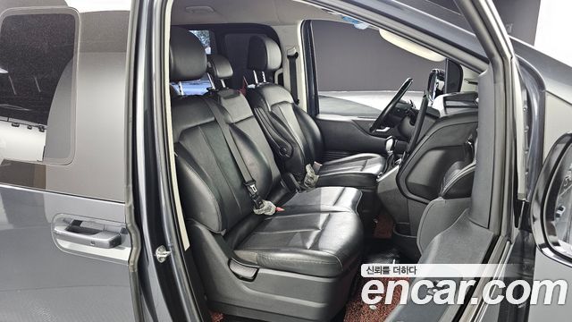 Hyundai Staria 4WD Tourer 11-Seater Modern 2022 — фото 26