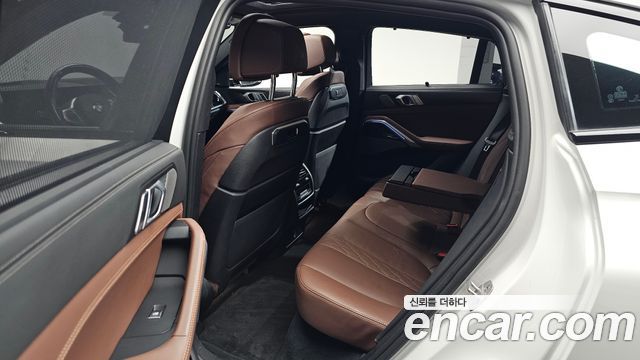 BMW X6 (G06) xDrive40i M Sport 2024 — фото 16