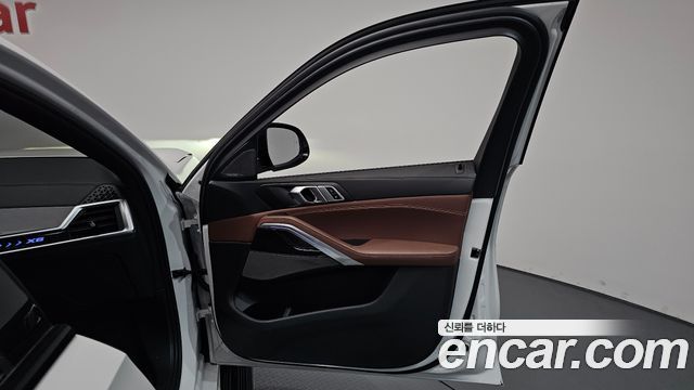 BMW X6 (G06) xDrive40i M Sport 2024 — фото 30