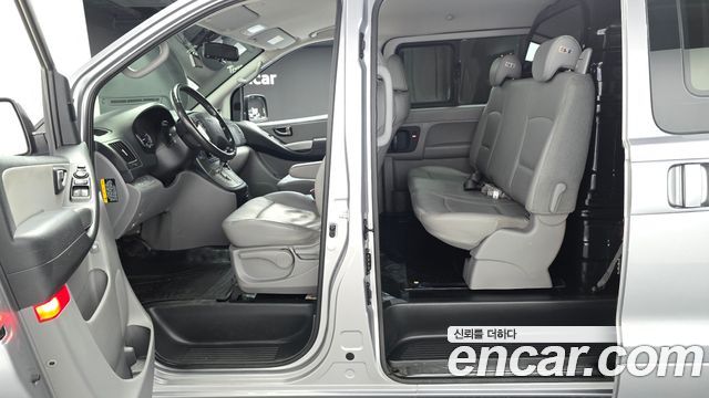 Hyundai Grand Starex Van 5-Seater Modern 2021 — фото 11