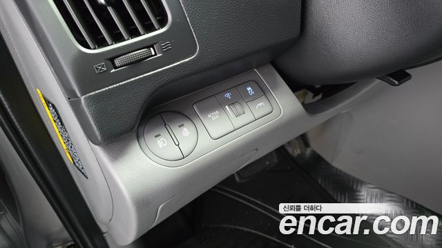 Hyundai Grand Starex Van 5-Seater Modern 2021 — фото 20