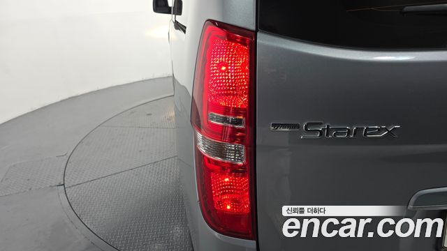 Hyundai Grand Starex Van 5-Seater Modern 2021 — фото 23