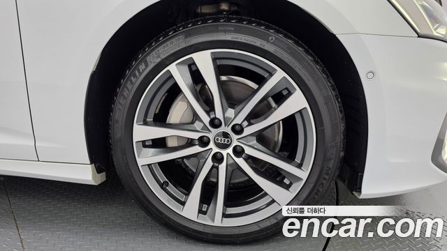 Audi A6 (C8) 45 TFSI Premium 2021 — фото 21