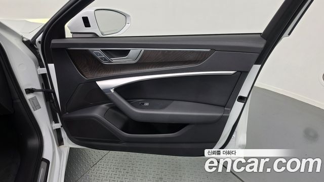 Audi A6 (C8) 45 TFSI Premium 2021 — фото 24