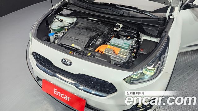 Kia Niro 1.6 HEV Noblesse Special 2020 — фото 6
