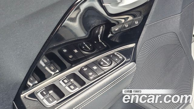 Kia Niro 1.6 HEV Noblesse Special 2020 — фото 17