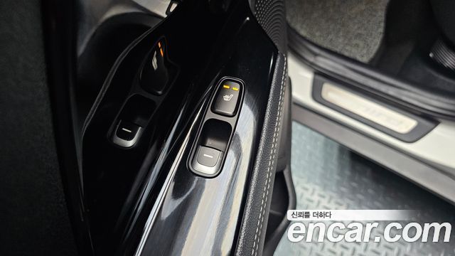 Kia Niro 1.6 HEV Noblesse Special 2020 — фото 27