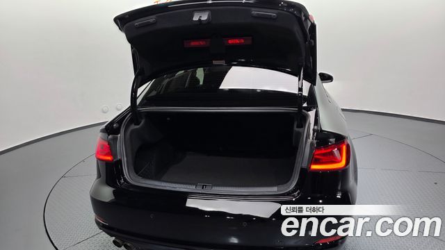 Audi A3 35 TDI Dynamic 8V 2016 — фото 38