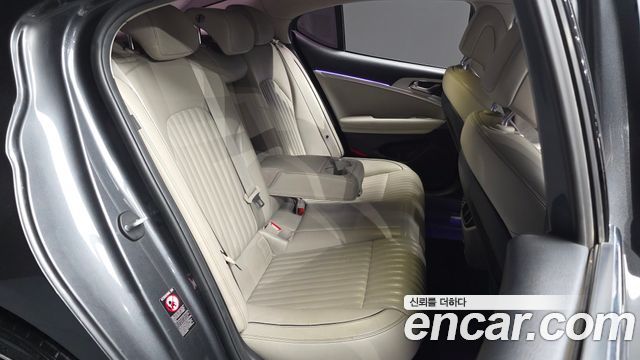Genesis G70 2.0T Supreme 2018 — фото 16