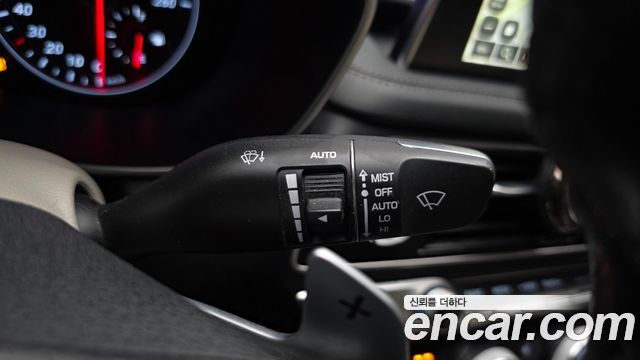 Genesis G70 2.0T Supreme 2018 — фото 23