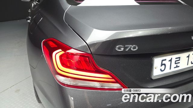 Genesis G70 2.0T Supreme 2018 — фото 29