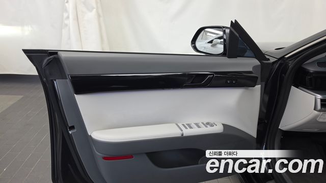Hyundai Grandeur (GN7) 2,5 Gasoline 2WD Exclusive 2023 — фото 24