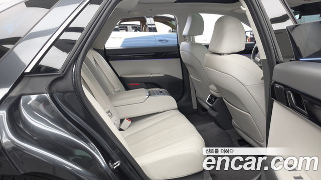 Hyundai Grandeur (GN7) 2,5 Gasoline 2WD Exclusive 2023 — фото 26
