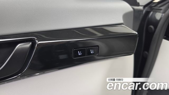 Hyundai Grandeur (GN7) 2,5 Gasoline 2WD Exclusive 2023 — фото 28