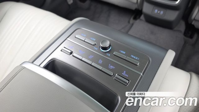 Hyundai Grandeur (GN7) 2,5 Gasoline 2WD Exclusive 2023 — фото 31
