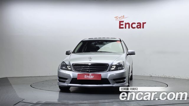 Mercedes-Benz C-Class (W204) C200 CGI 2012 — фото 3