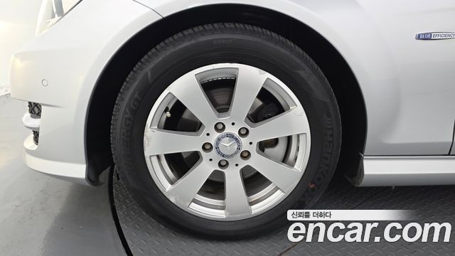 Mercedes-Benz C-Class (W204) C200 CGI 2012 — фото 5
