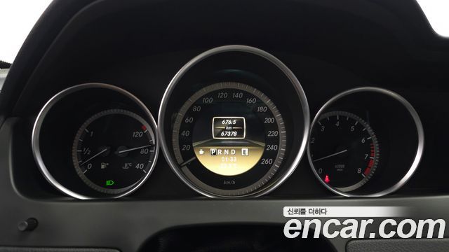 Mercedes-Benz C-Class (W204) C200 CGI 2012 — фото 8