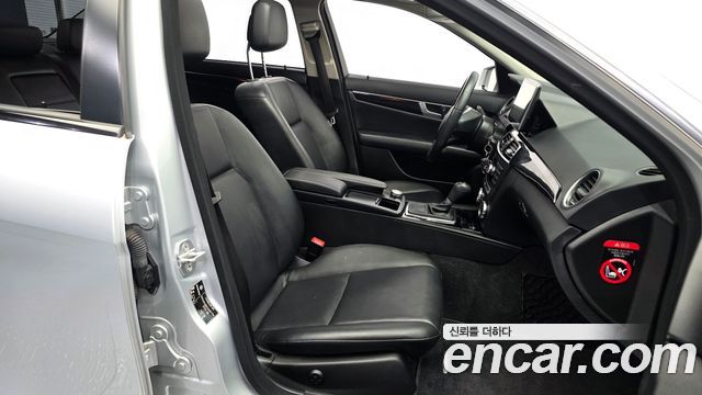 Mercedes-Benz C-Class (W204) C200 CGI 2012 — фото 11