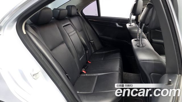 Mercedes-Benz C-Class (W204) C200 CGI 2012 — фото 12