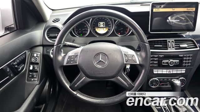 Mercedes-Benz C-Class (W204) C200 CGI 2012 — фото 13