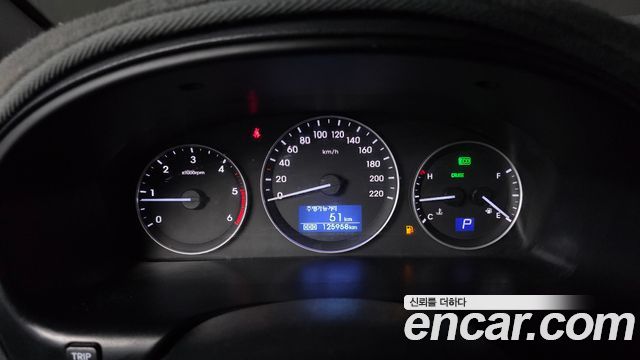 Hyundai Grand Starex Van 5-Seater Modern 2020 — фото 8