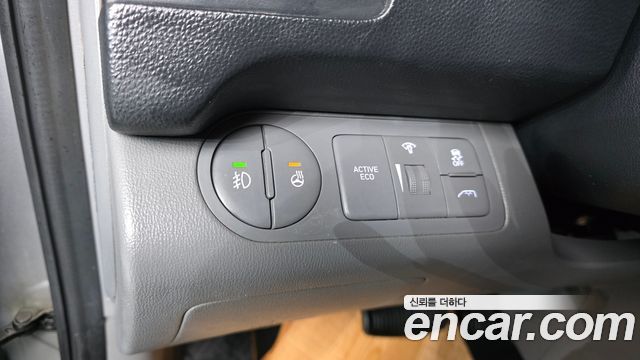 Hyundai Grand Starex Van 5-Seater Modern 2020 — фото 12