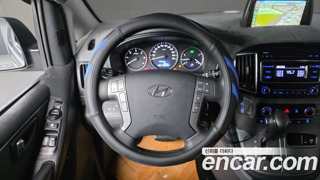 Hyundai Grand Starex Van 5-Seater Modern 2020 — фото 13