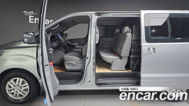 Hyundai Grand Starex Van 5-Seater Modern 2020 — фото 17