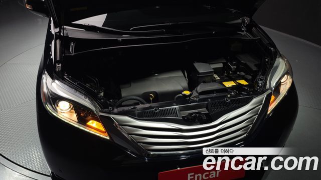 Toyota Sienna 3.5 AWD 2015 — фото 6