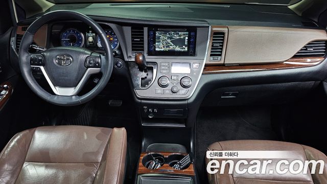 Toyota Sienna 3.5 AWD 2015 — фото 7