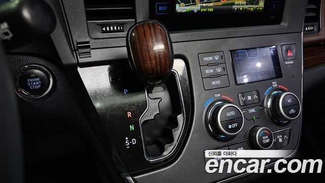 Toyota Sienna 3.5 AWD 2015 — фото 9