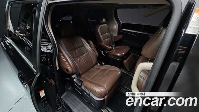 Toyota Sienna 3.5 AWD 2015 — фото 15