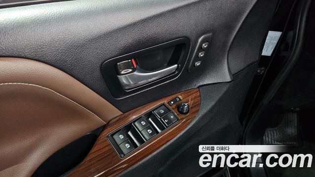 Toyota Sienna 3.5 AWD 2015 — фото 33