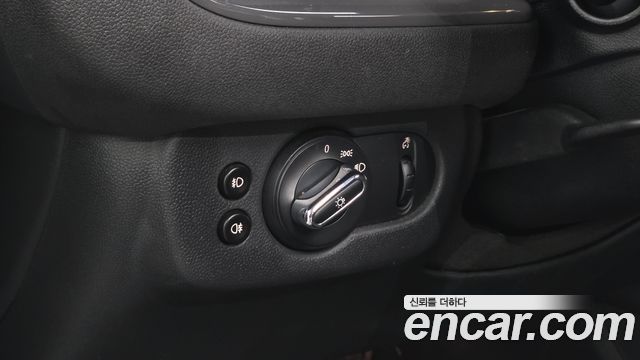 MINI Cooper D Clubman Standard 2nd 2018 — фото 19
