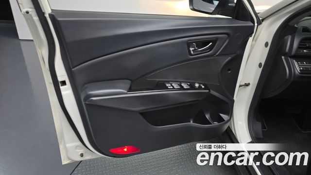 KG Mobility (SsangYong) Tivoli Air 1.6 IX 2WD 2017 — фото 24