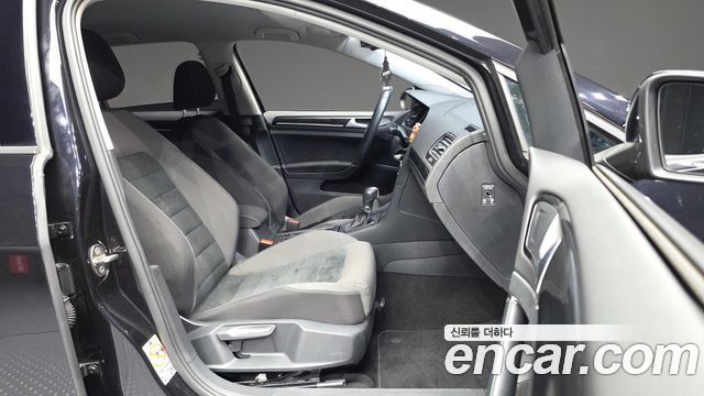 Volkswagen Golf (VII) 1.6 TDI 2015 — фото 11