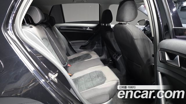 Volkswagen Golf (VII) 1.6 TDI 2015 — фото 12
