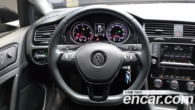 Volkswagen Golf (VII) 1.6 TDI 2015 — фото 13