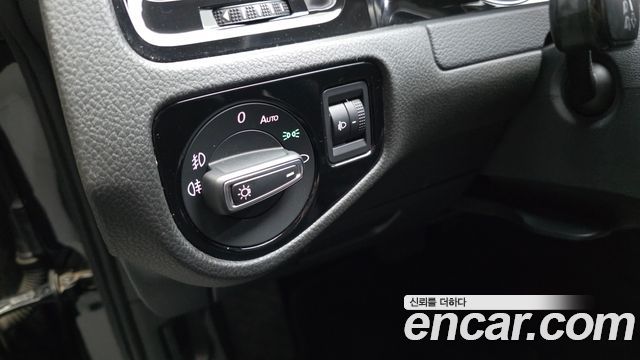 Volkswagen Golf (VII) 1.6 TDI 2015 — фото 14