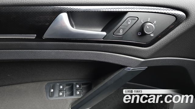 Volkswagen Golf (VII) 1.6 TDI 2015 — фото 15
