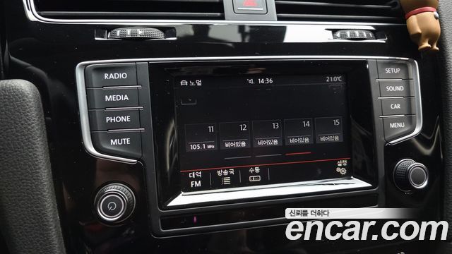 Volkswagen Golf (VII) 1.6 TDI 2015 — фото 16