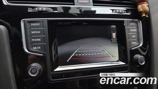 Volkswagen Golf (VII) 1.6 TDI 2015 — фото 17
